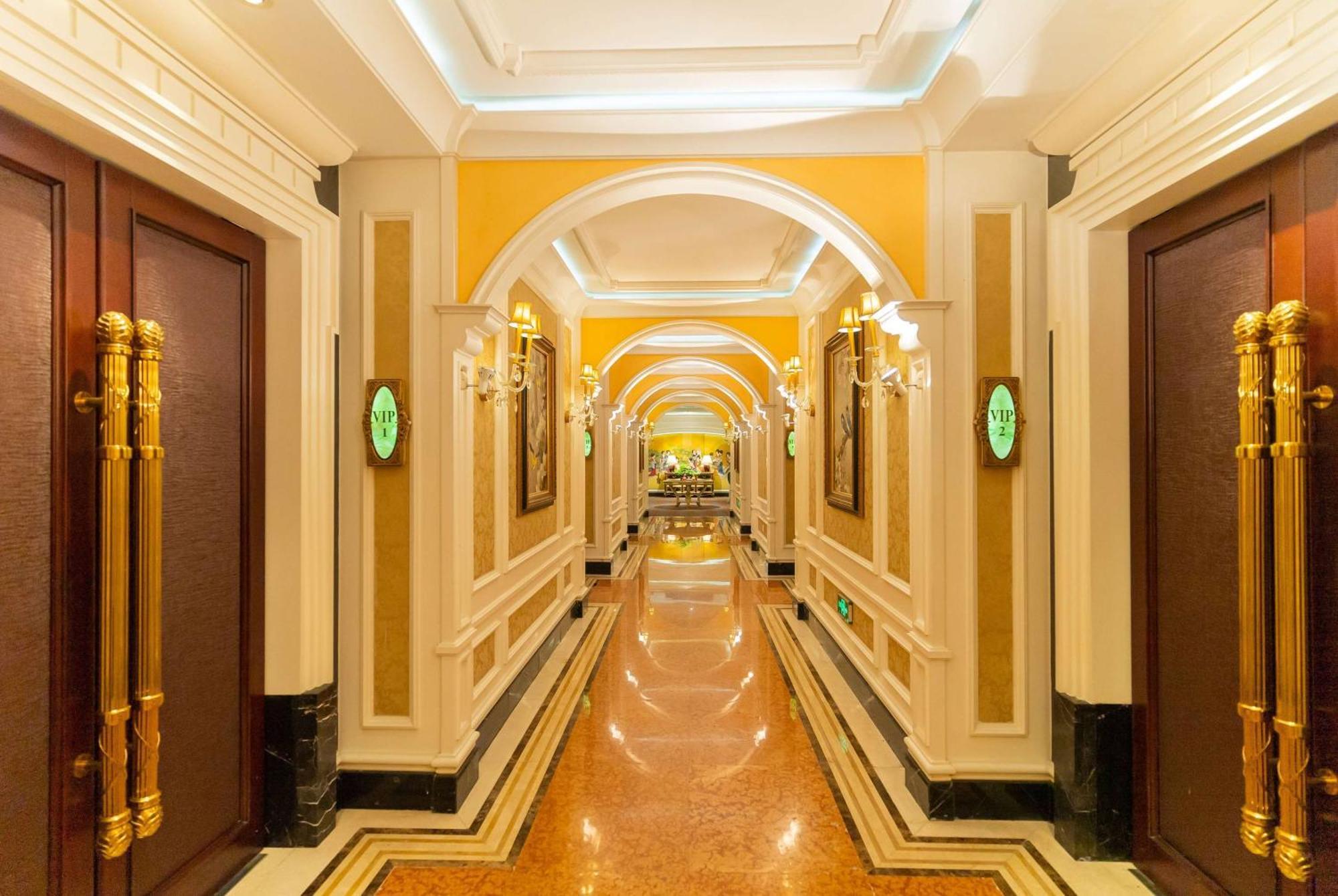 Ramada Plaza Optics Valley Hotel Wuhan Eksteriør billede