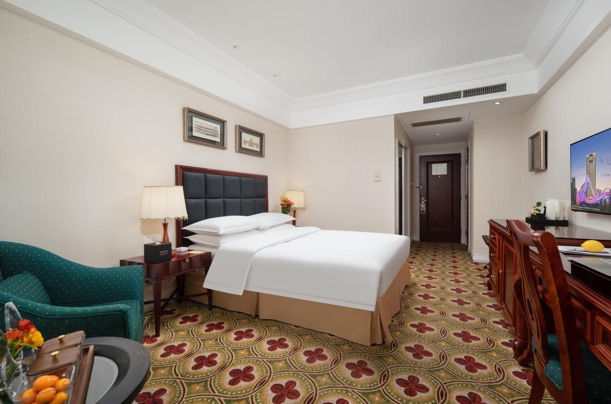Ramada Plaza Optics Valley Hotel Wuhan Eksteriør billede