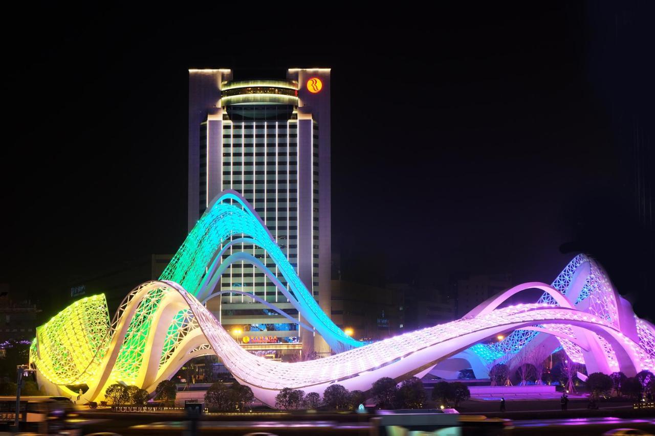 Ramada Plaza Optics Valley Hotel Wuhan Eksteriør billede